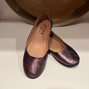 FS/NY Metallic Pewter Leather Flats Woman's size 8.5 M